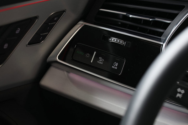 Audi Q8 60 TFSI e Quattro Competition *Pano*RS-Stoelen*B&O*4-Wiel besturing*360 Camera*