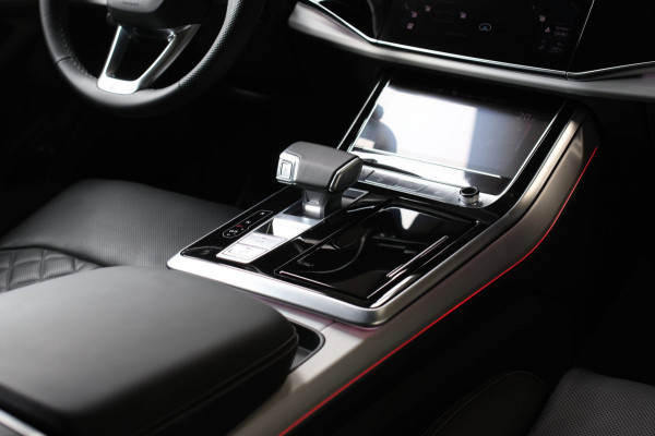 Audi Q8 60 TFSI e Quattro Competition *Pano*RS-Stoelen*B&O*4-Wiel besturing*360 Camera*