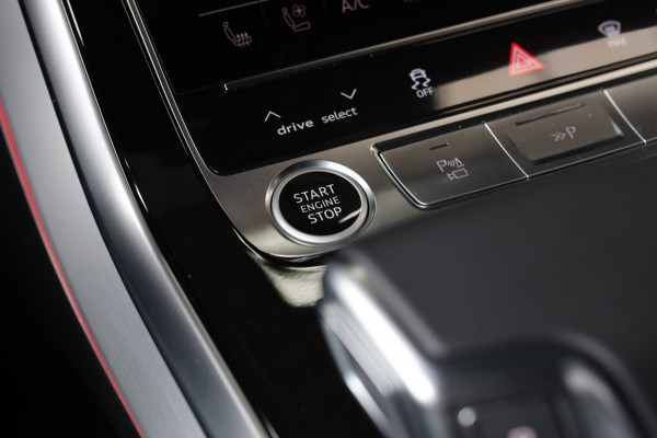 Audi Q8 60 TFSI e Quattro Competition *Pano*RS-Stoelen*B&O*4-Wiel besturing*360 Camera*