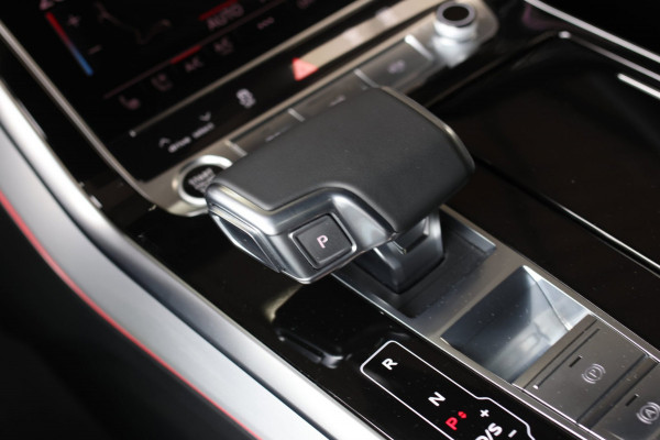 Audi Q8 60 TFSI e Quattro Competition *Pano*RS-Stoelen*B&O*4-Wiel besturing*360 Camera*