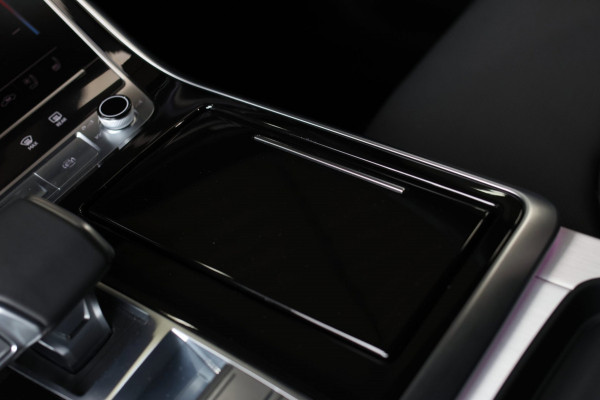 Audi Q8 60 TFSI e Quattro Competition *Pano*RS-Stoelen*B&O*4-Wiel besturing*360 Camera*