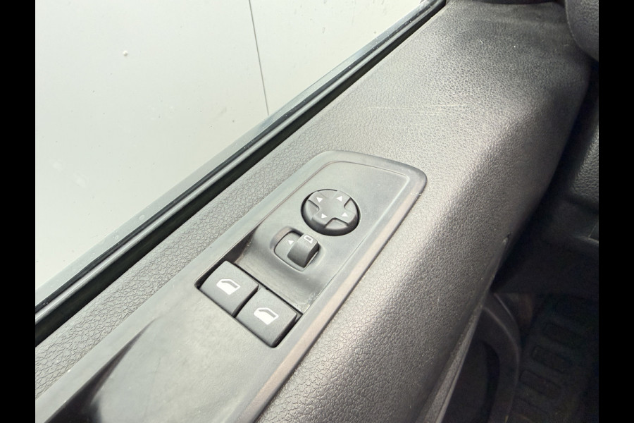 Toyota PROACE Electric 75kWh 136PK L2 Elektrisch 93.3% (SOH) 330km WLTP Snelladen Cruise Control Climate Control Carplay Navigatie 360° Camera Snelladen