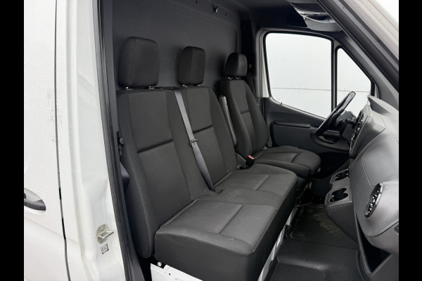 Mercedes-Benz Sprinter 315 1.9 CDI Automaat L3H2 Climate Control Adaptieve Cruise Carplay Trekhaak 2.8t Camera Stoelverwarming Parkeersensoren voor achter