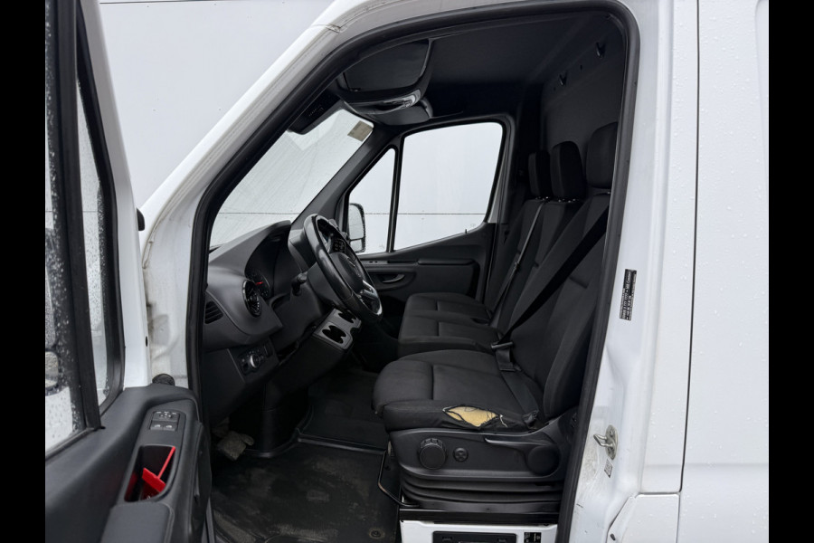Mercedes-Benz Sprinter 315 1.9 CDI Automaat L3H2 Climate Control Adaptieve Cruise Carplay Trekhaak 2.8t Camera Stoelverwarming Parkeersensoren voor achter