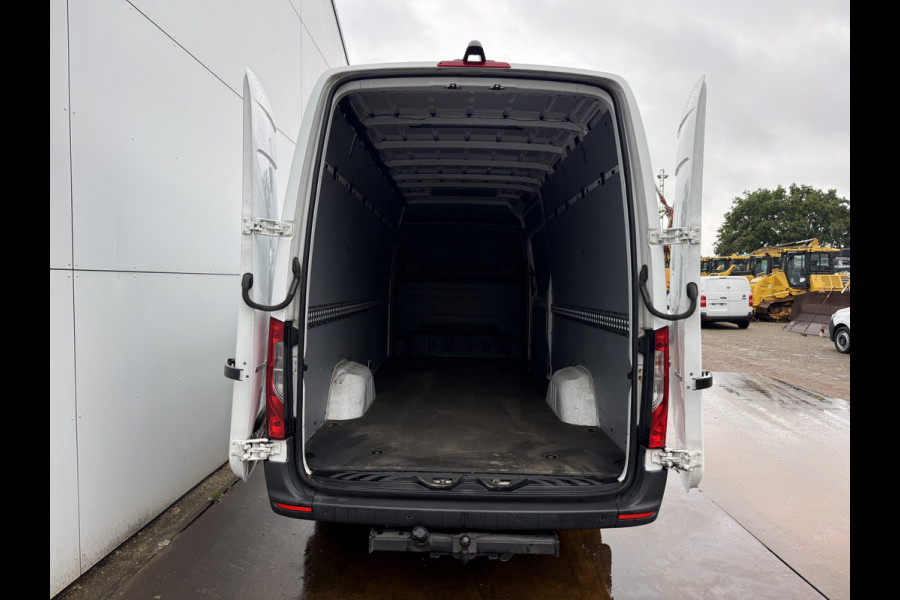 Mercedes-Benz Sprinter 315 1.9 CDI Automaat L3H2 Climate Control Adaptieve Cruise Carplay Trekhaak 2.8t Camera Stoelverwarming Parkeersensoren voor achter