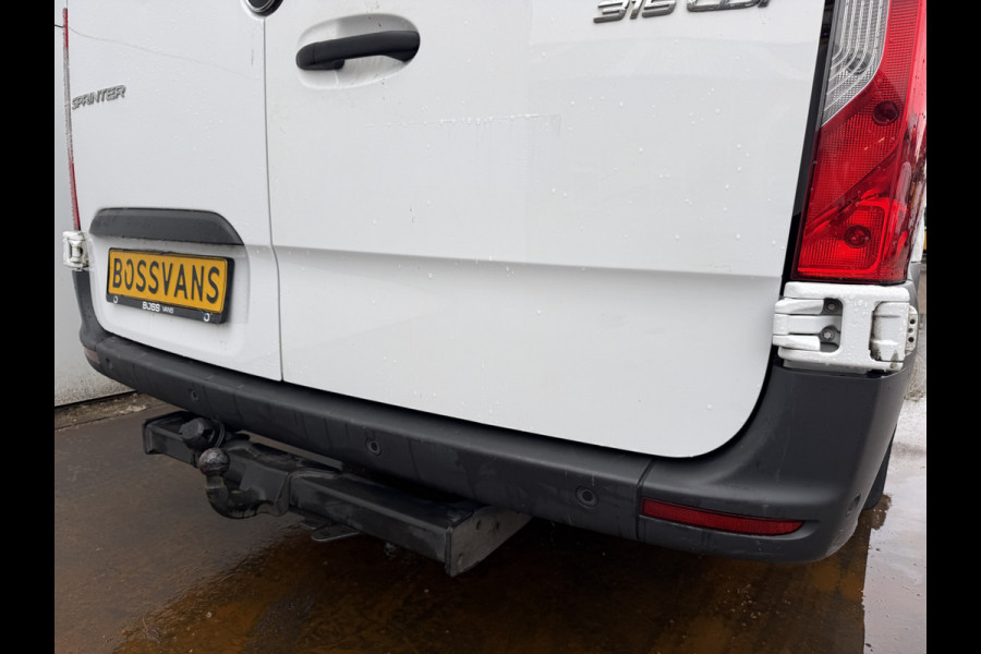 Mercedes-Benz Sprinter 315 1.9 CDI Automaat L3H2 Climate Control Adaptieve Cruise Carplay Trekhaak 2.8t Camera Stoelverwarming Parkeersensoren voor achter