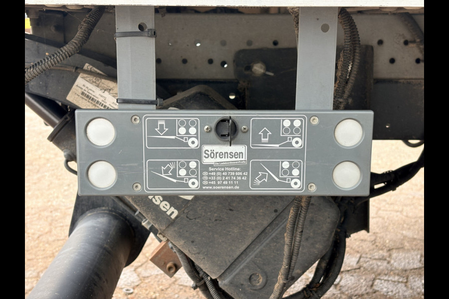 Iveco Daily 35C16 3.0 160PK Laadklep Zijdeur Camera Climate Control Bluetooth Bakwagen Meubelbak Koffer