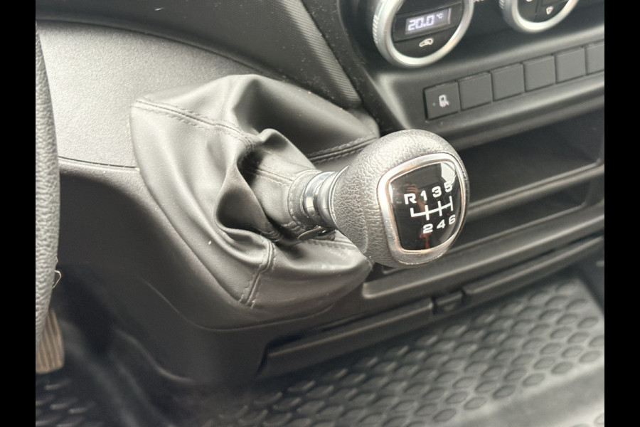 Iveco Daily 35C16 3.0 160PK Laadklep Zijdeur Camera Climate Control Bluetooth Bakwagen Meubelbak Koffer