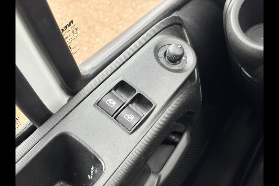 Iveco Daily 35C16 3.0 160PK Laadklep Zijdeur Camera Climate Control Bluetooth Bakwagen Meubelbak Koffer