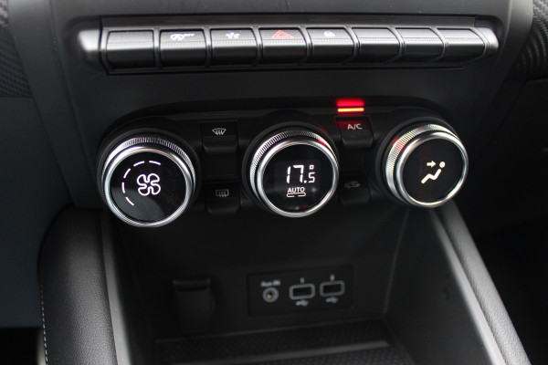 Renault Captur 1.3 mild hybrid 160 R.S. Line / Trekhaak / Camera / CarPlay / Keyless / 18'' / Half leder / DAB / Cruise Control