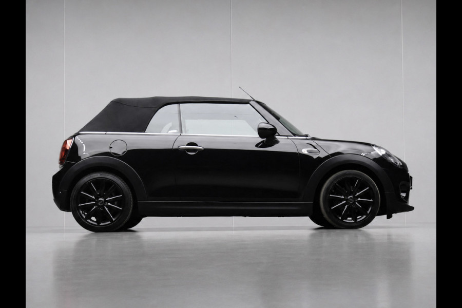 MINI Cabrio 1.5 Cooper Chili Sport (CABRIO,NAVI,CAMERA,STOELVERWARMING,XENON,CLIMATE,CRUISE,BLACK EDTION,SPORTSTOELEN,LM VELGEN)