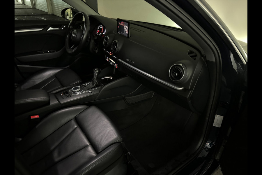 Audi A3 SPORTBACK 1.5 TFSI CoD Pro Line Pano|Stoelverwarming|Volleder|Cruise Control