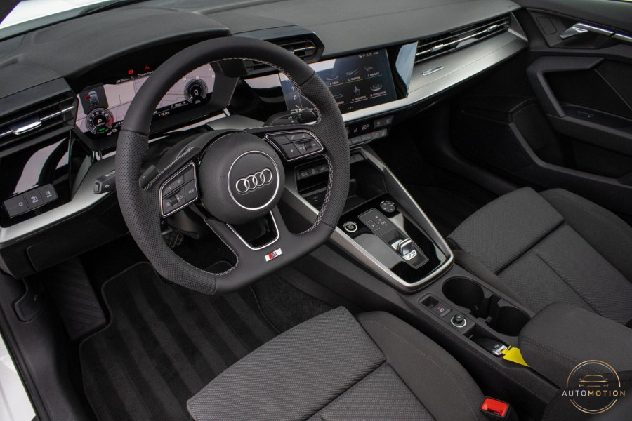 Audi A3 Sportback 45 TFSIe S line Competition PANO MAXTON MATRIX CAMERA KEYLESS