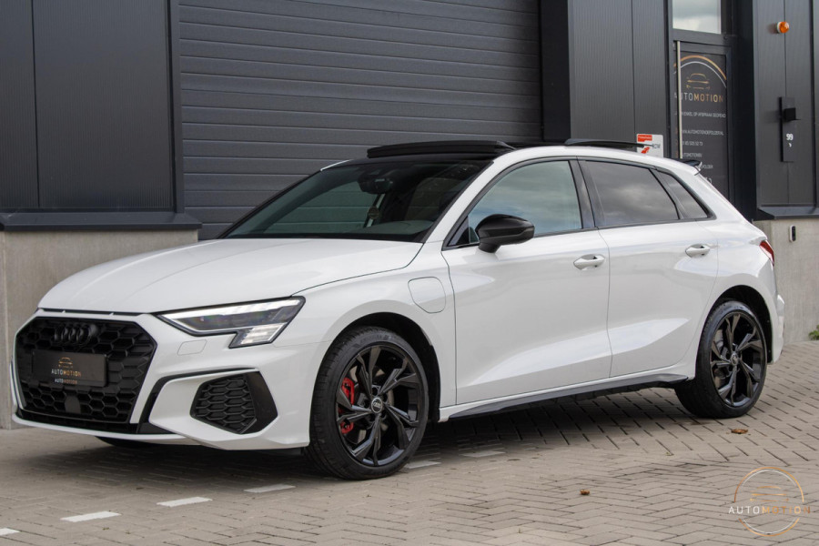 Audi A3 Sportback 45 TFSIe S line Competition PANO MAXTON MATRIX CAMERA KEYLESS