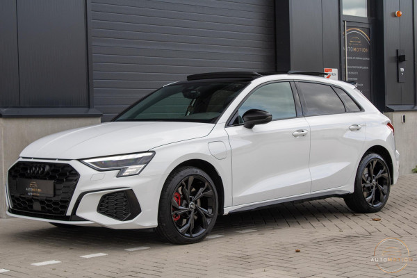 Audi A3 Sportback 45 TFSIe S line Competition PANO MAXTON MATRIX CAMERA KEYLESS