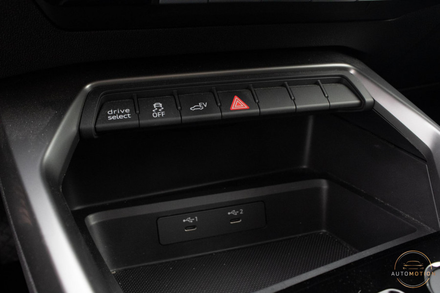 Audi A3 Sportback 45 TFSIe S line Competition PANO MAXTON MATRIX CAMERA KEYLESS