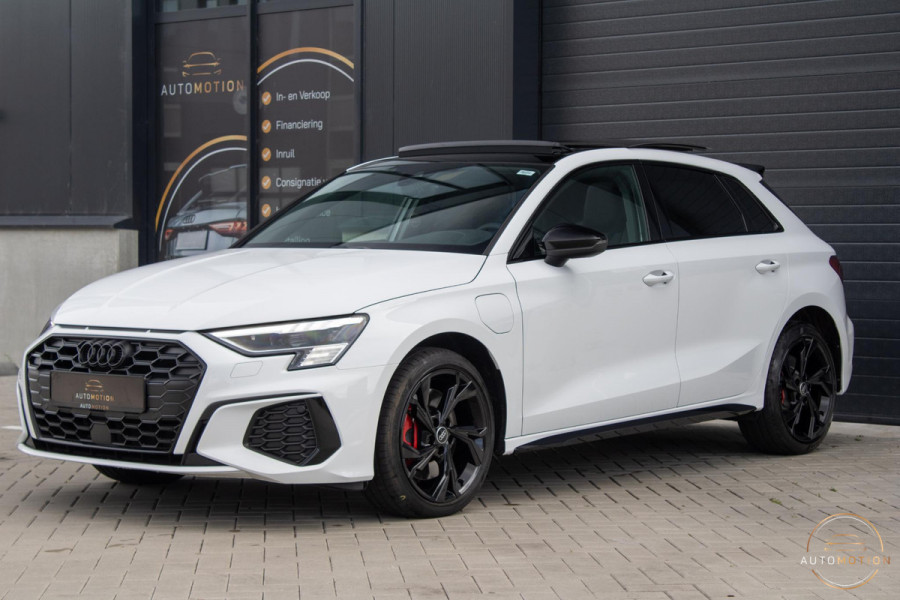 Audi A3 Sportback 45 TFSIe S line Competition PANO MAXTON MATRIX CAMERA KEYLESS