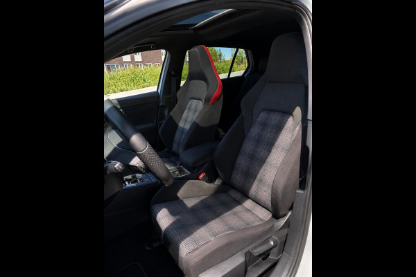 Volkswagen Golf 2.0 TSI GTI