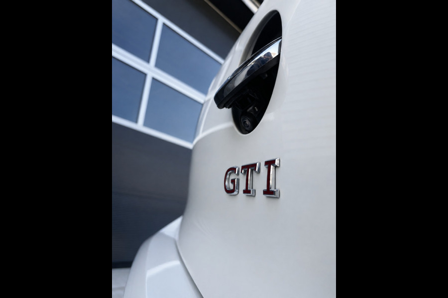 Volkswagen Golf 2.0 TSI GTI