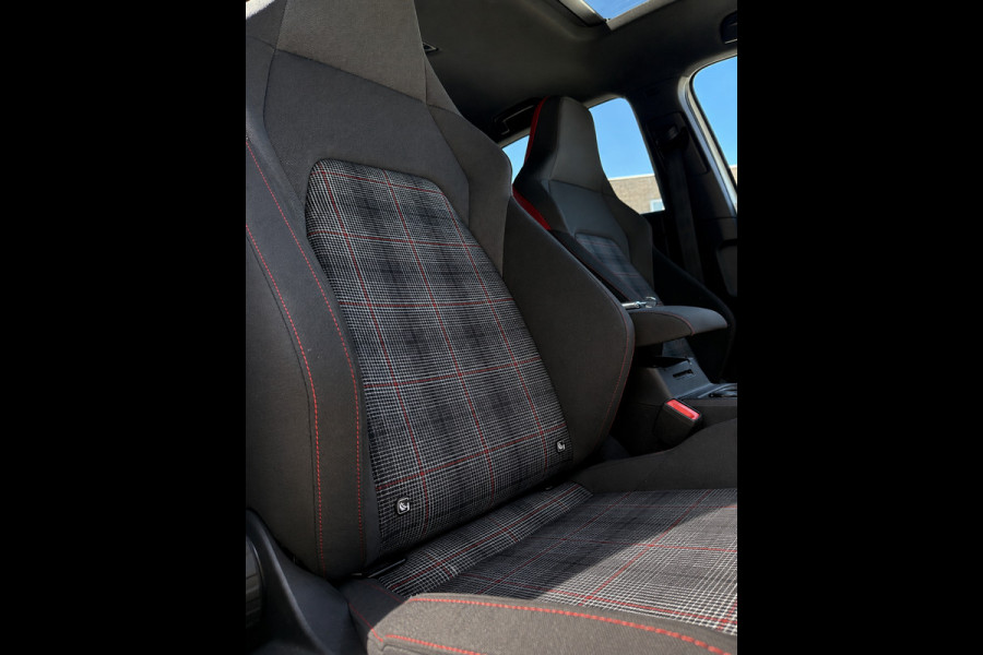 Volkswagen Golf 2.0 TSI GTI