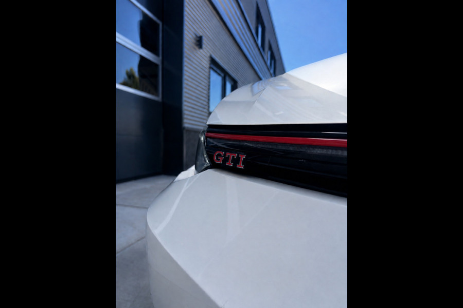 Volkswagen Golf 2.0 TSI GTI