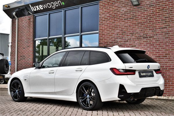 BMW 3 Serie Touring 320e xDrive M-Sport Pro Pano ACC Trekh El-zetels H/K 19inch