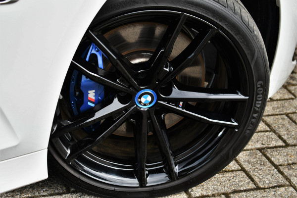 BMW 3 Serie Touring 320e xDrive M-Sport Pro Pano ACC Trekh El-zetels H/K 19inch