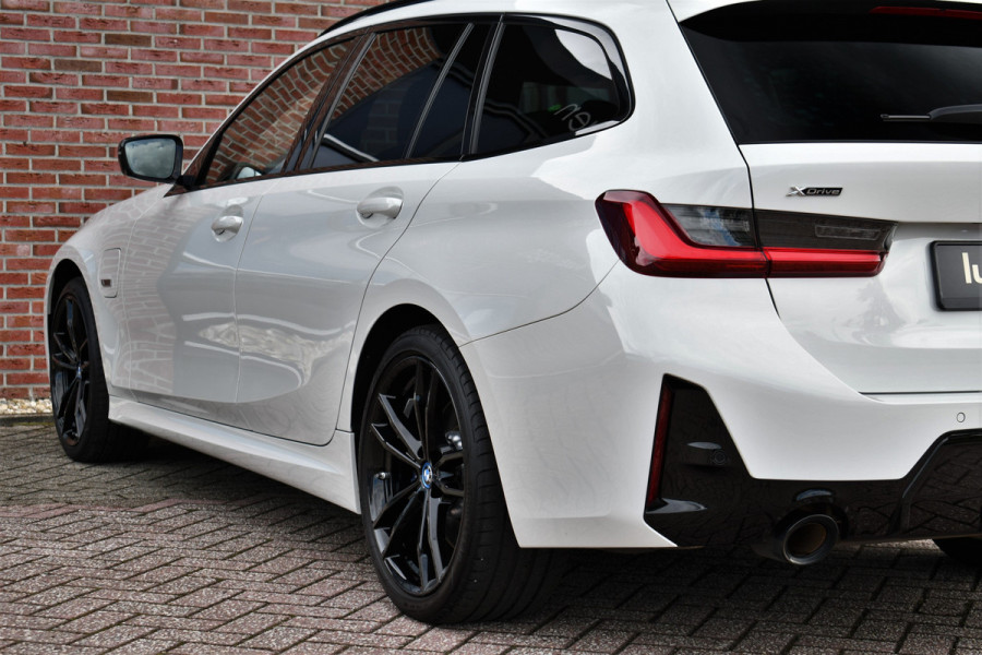 BMW 3 Serie Touring 320e xDrive M-Sport Pro Pano ACC Trekh El-zetels H/K 19inch