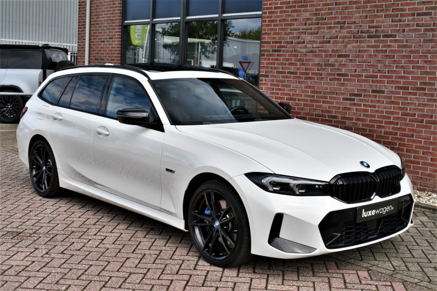 BMW 3 Serie Touring 320e xDrive M-Sport Pro Pano ACC Trekh El-zetels H/K 19inch