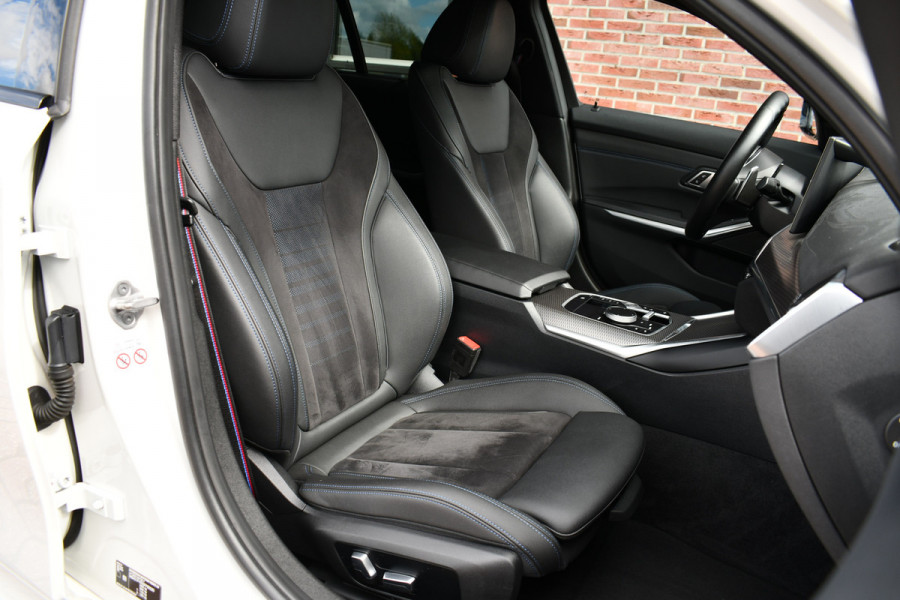 BMW 3 Serie Touring 320e xDrive M-Sport Pro Pano ACC Trekh El-zetels H/K 19inch