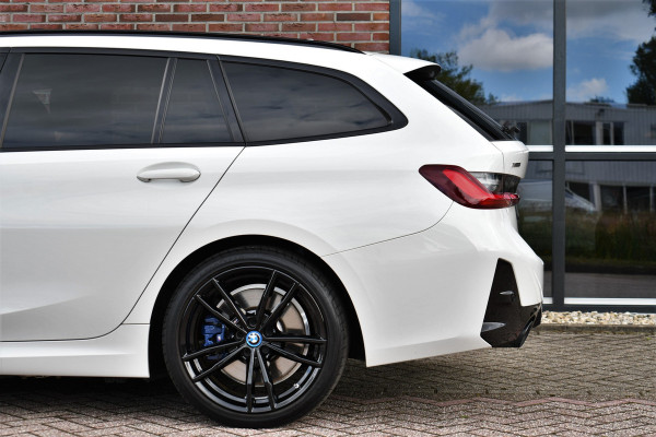 BMW 3 Serie Touring 320e xDrive M-Sport Pro Pano ACC Trekh El-zetels H/K 19inch