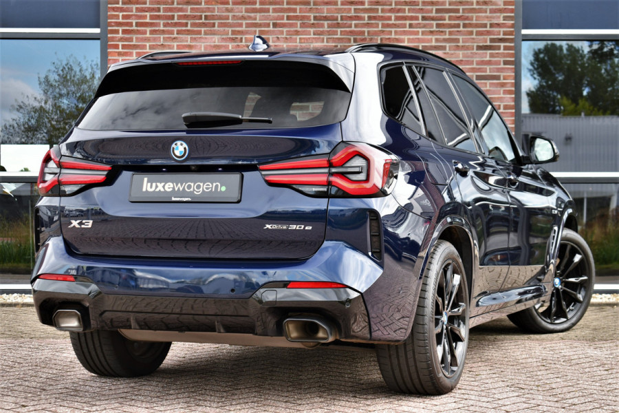 BMW X3 xDrive30e M-Sport M-zetels Pano HUD 360-cam Adp-demping 20inch