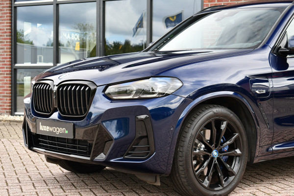 BMW X3 xDrive30e M-Sport M-zetels Pano HUD 360-cam Adp-demping 20inch