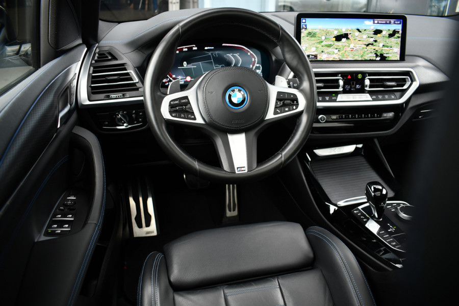 BMW X3 xDrive30e M-Sport M-zetels Pano HUD 360-cam Adp-demping 20inch