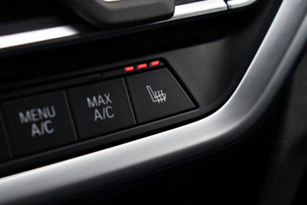 BMW X3 xDrive30e M-Sport M-zetels Pano HUD 360-cam Adp-demping 20inch
