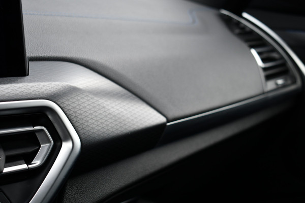 BMW X3 xDrive30e M-Sport M-zetels Pano HUD 360-cam Adp-demping 20inch