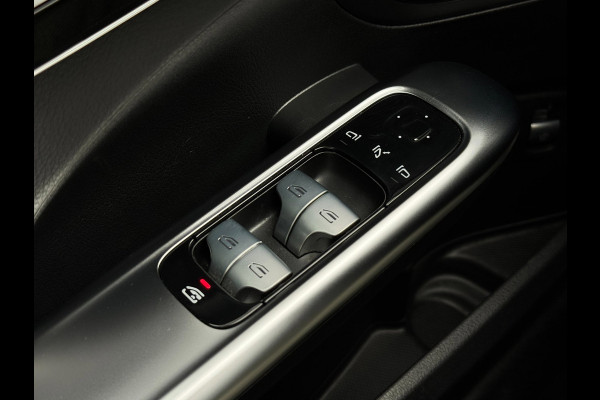 Mercedes-Benz C-Klasse Estate 300 e Night | Camera | Carplay | Widescreen | Distronic+ | Sfeerverlichting | Dealer onderhouden