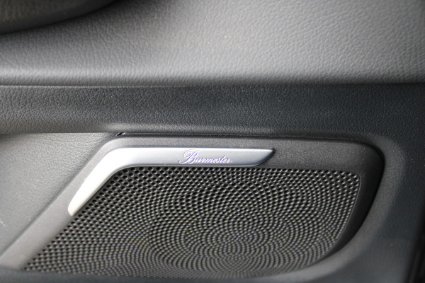 Mercedes-Benz V-Klasse 300d / AMG / DC / 4-Matic / Luchtvering / Pano / 360 Cam / Burmester / Vol Opties / NIEUWSTAAT.