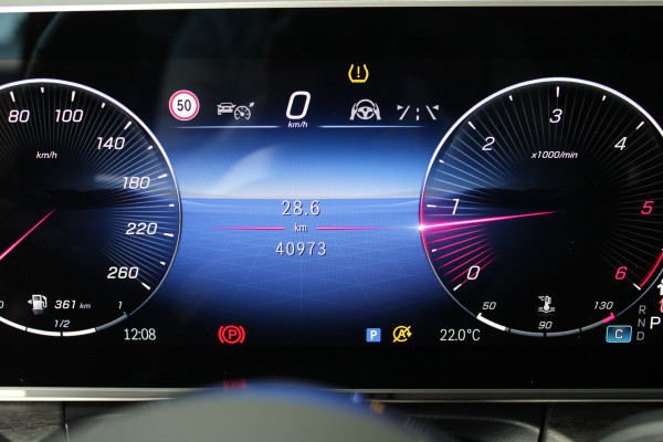 Mercedes-Benz V-Klasse 300d / AMG / DC / 4-Matic / Luchtvering / Pano / 360 Cam / Burmester / Vol Opties / NIEUWSTAAT.
