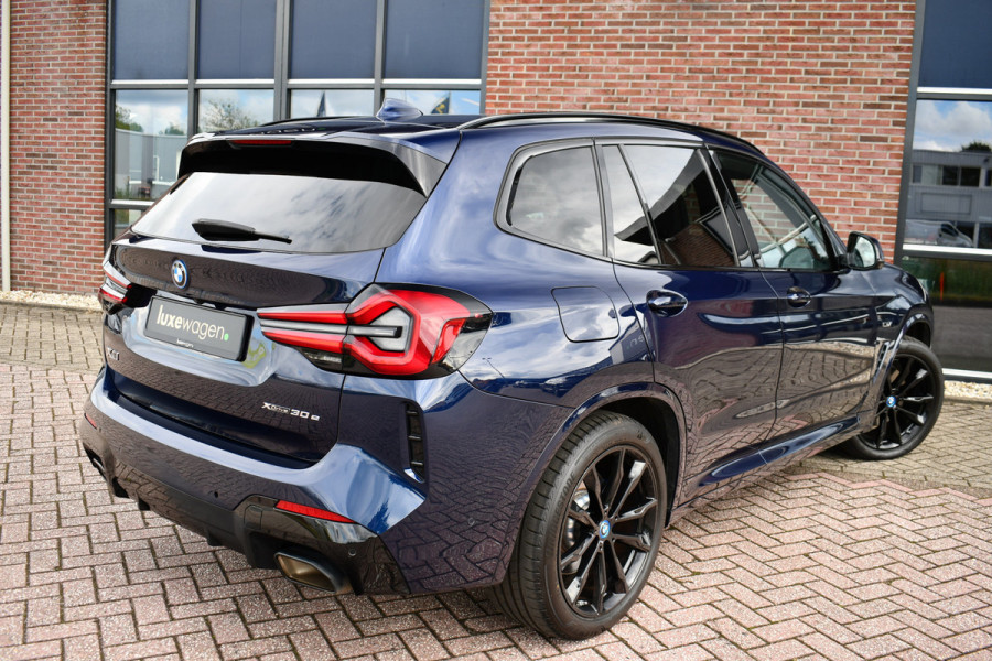 BMW X3 xDrive30e M-Sport M-zetels Pano HUD 360-cam Adp-demping 20inch