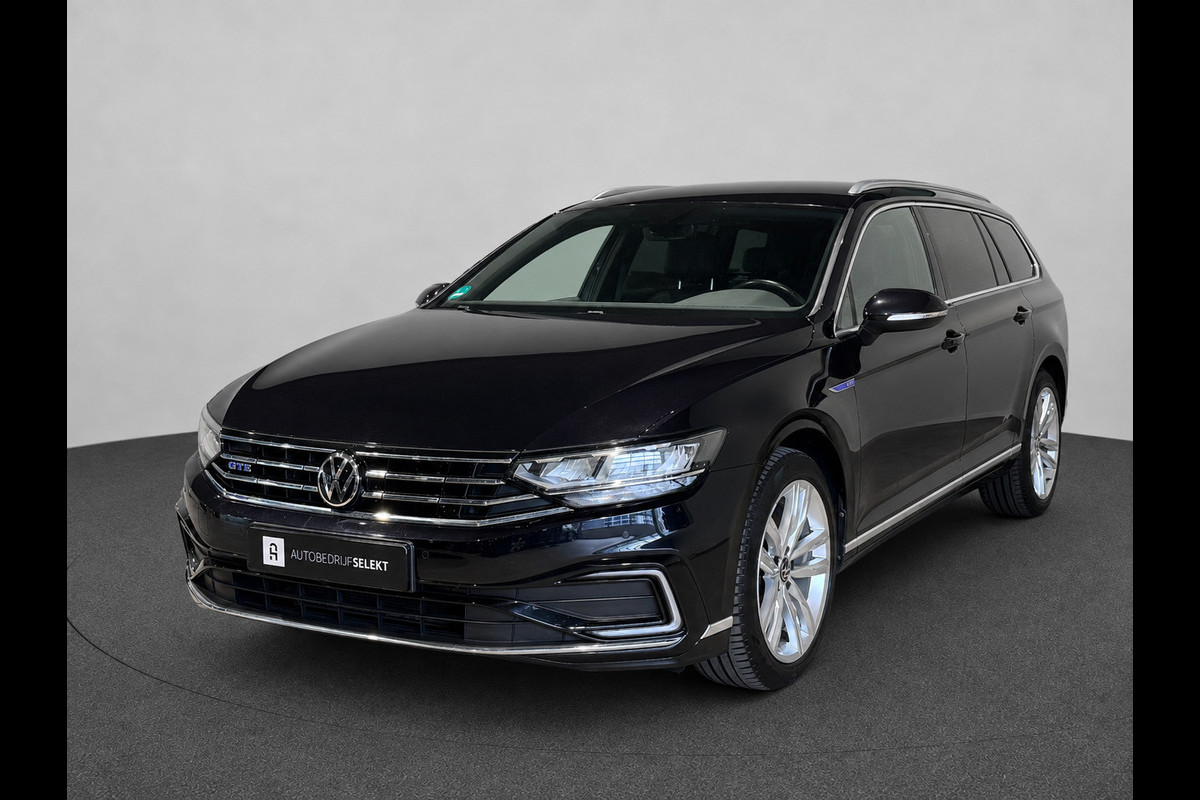 Volkswagen Passat Variant 1.4 TSI PHEV GTE | Camera | Sfeer | Carplay | Halfleder | Massage | Virtual | 1e eig.