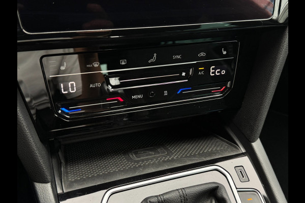 Volkswagen Passat Variant 1.4 TSI PHEV GTE | Camera | Sfeer | Carplay | Halfleder | Massage | Virtual | 1e eig.