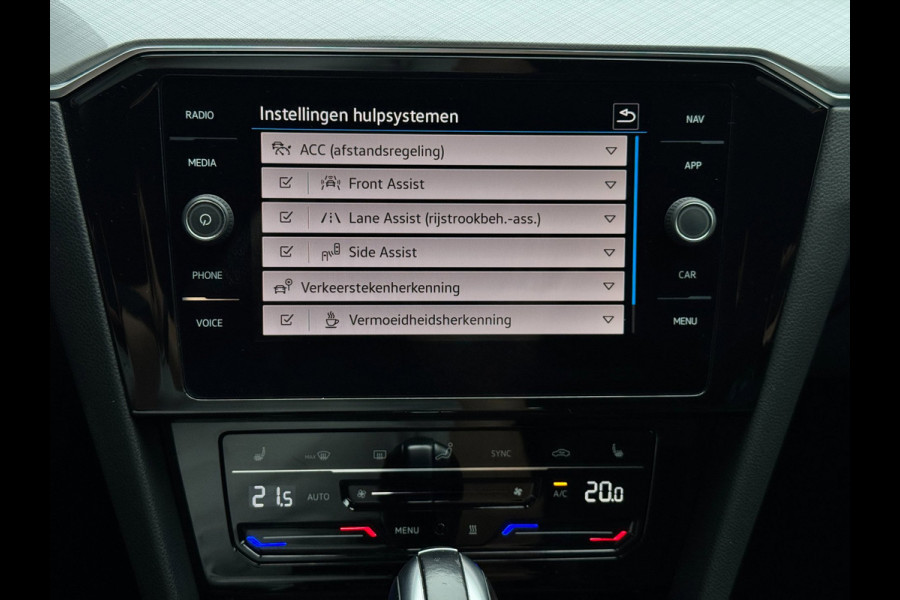 Volkswagen Passat Variant 1.4 TSI PHEV GTE | Camera | Sfeer | Carplay | Halfleder | Massage | Virtual | 1e eig.