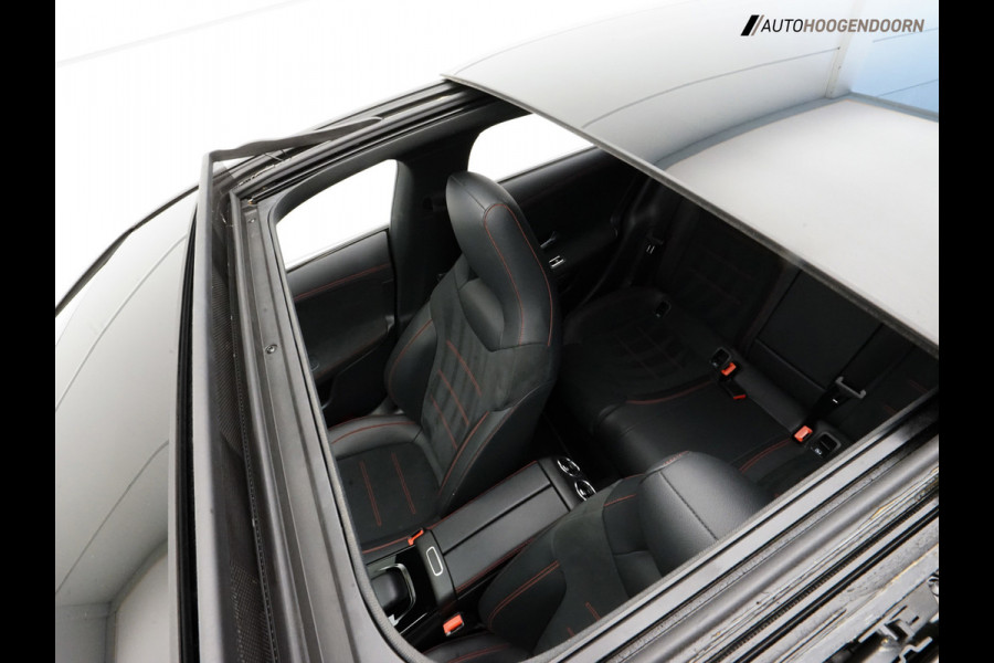 Mercedes-Benz CLA-Klasse Shooting Brake 180 Business Solution AMG (PANORAMA-SCHUIFDAK,SFEERVERLICHTING,,ALCANTARA,STOELVERWARMING)