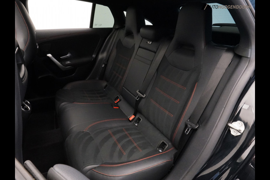 Mercedes-Benz CLA-Klasse Shooting Brake 180 Business Solution AMG (PANORAMA-SCHUIFDAK,SFEERVERLICHTING,,ALCANTARA,STOELVERWARMING)