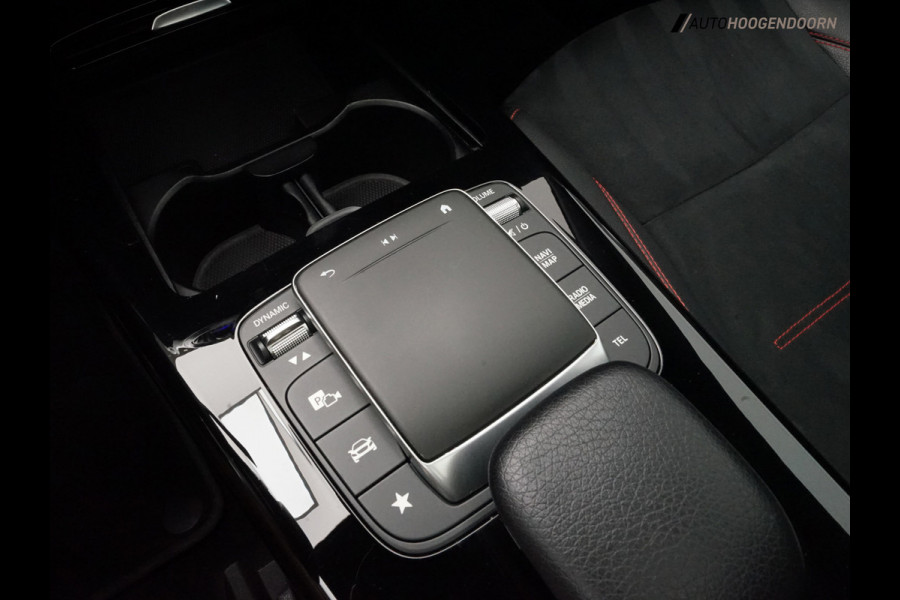 Mercedes-Benz CLA-Klasse Shooting Brake 180 Business Solution AMG (PANORAMA-SCHUIFDAK,SFEERVERLICHTING,,ALCANTARA,STOELVERWARMING)