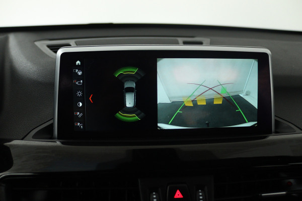 BMW X1 xDrive20i High Executive (PANORAMADAK, HEAD-UP, STOELVERWARMING, TREKHAAK, CAMERA, ELEKTR STOELEN)