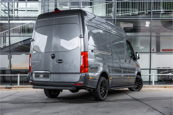 Mercedes-Benz Sprinter 317 1.9 CDI L2H2 | AMG | LED | CarPlay | Camera | Navigatie | Stoelverwarming | Cruise control | Dealer onderhouden | Lederen bekleding | Nieuwe APK | 12 maanden garantie | L2H2