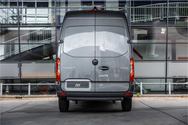 Mercedes-Benz Sprinter 317 1.9 CDI L2H2 | AMG | LED | CarPlay | Camera | Navigatie | Stoelverwarming | Cruise control | Dealer onderhouden | Lederen bekleding | Nieuwe APK | 12 maanden garantie | L2H2