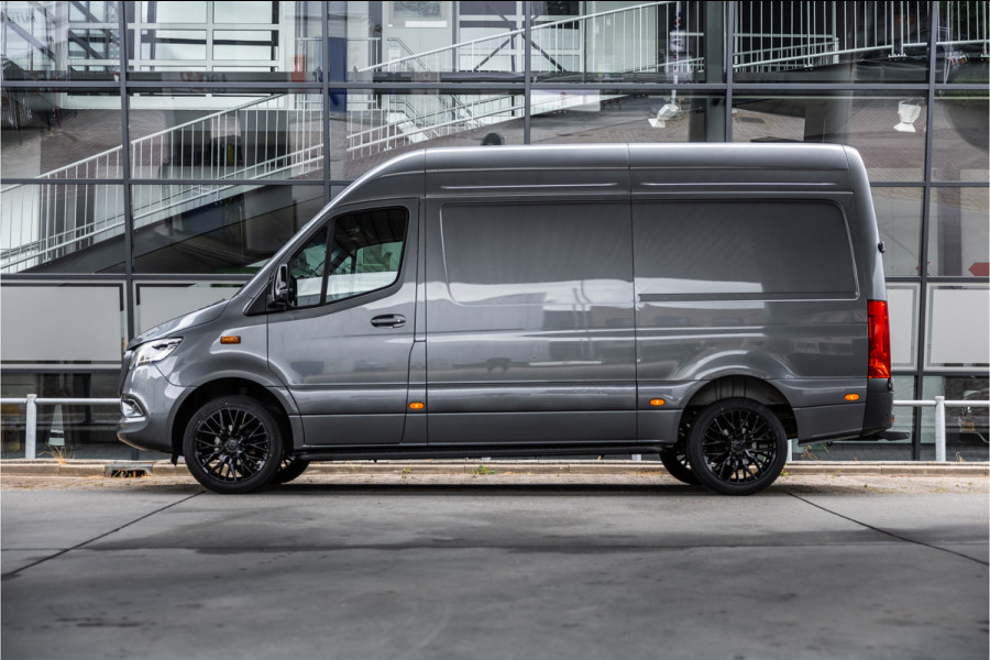 Mercedes-Benz Sprinter 317 1.9 CDI L2H2 | AMG | LED | CarPlay | Camera | Navigatie | Stoelverwarming | Cruise control | Dealer onderhouden | Lederen bekleding | Nieuwe APK | 12 maanden garantie | L2H2